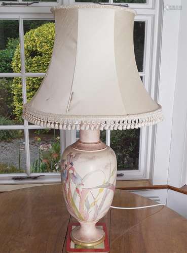 19TH-CENTURY WORCESTER VASE STEMMED TABLE LAMP