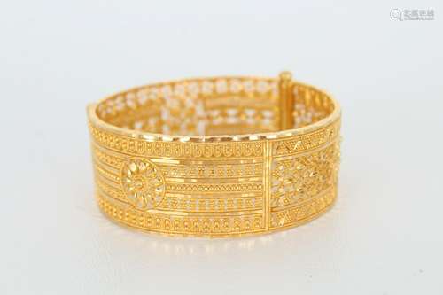 22K Gold Chased Bangle