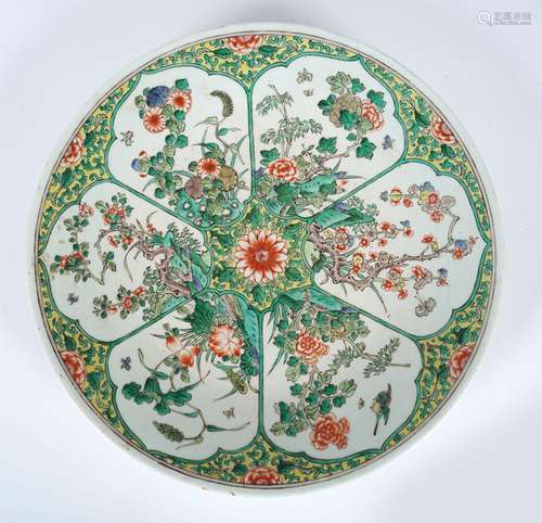 EARLY 20TH-CENTURY CHINESE FAMILLE VERTE CHARGER