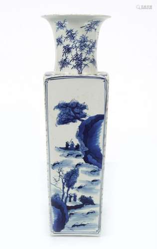 CHINESE BLUE AND WHITE VASE