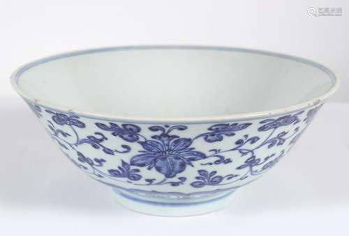 CHINESE BLUE AND WHITE FLORAL BOWL