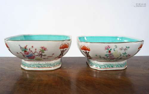 PAIR OF CHINESE POLYCHROME BOWLS