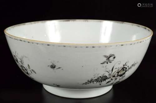 18TH-CENTURY CHINESE LARGE BOWL