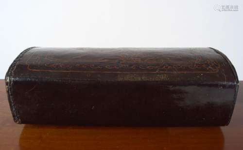 CHINESE LACQUERED JEWELLERY CASE