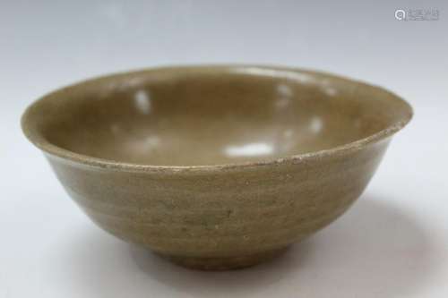 Chinese Longquan Celadon Porcelain Bowl, Ming Period