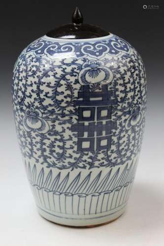 Chinese Blue and White Porcelain Jar with Cover