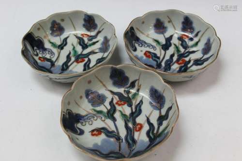 Set of Three Japanese Porcelain Bowl