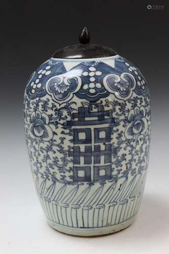 Chinese Blue and White Porcelain Jar with Cover