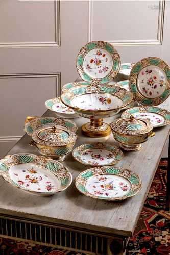 A fine Nantgarw London decorated dessert service, circa 1818...