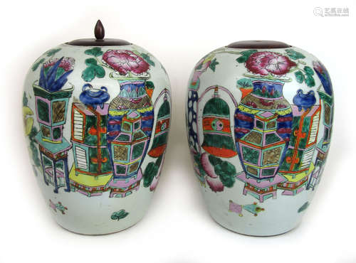 A pair of large late 19th/early 20th century Chinese porcela...