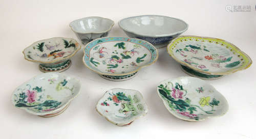 A collection of 19th and early 20th century Chinese porcelai...