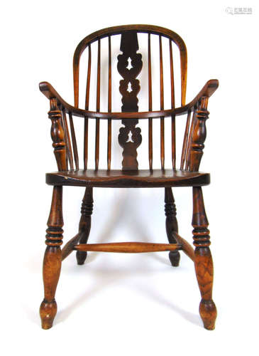 A 19th century elm, ash and beech Windsor chair, h. 103 cm, ...