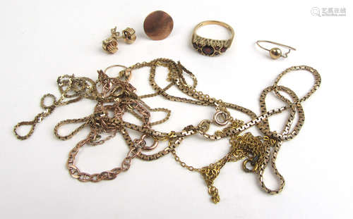 An assortment of 9ct gold and yellow metal items to include ...