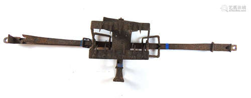 A 19th century iron man trap / bear trap, l.