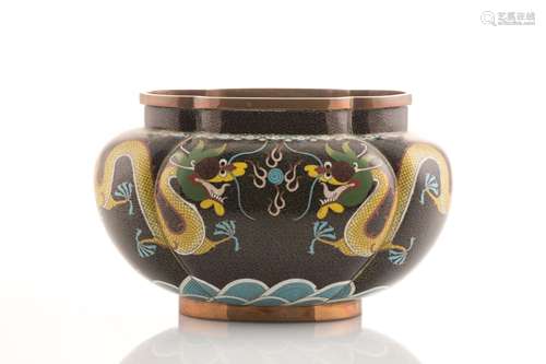 Vase à panse renflée en émaux cloisonné à décor de dragons d...