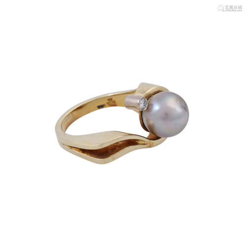 Ring mit silbergrauer Perle und kleinem Brillant von ca. 0,0...