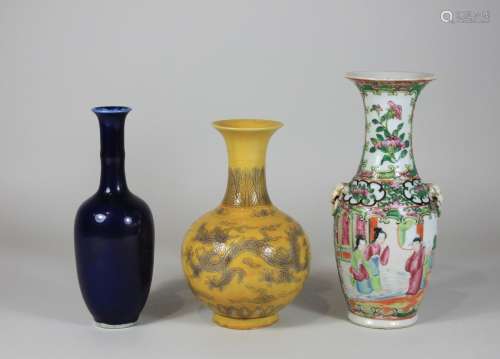 Konvolut 3 Vasen, China, Porzellan