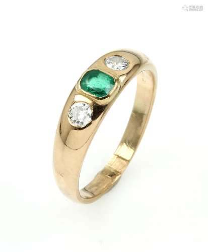 14 kt gold bandring with emerald and brilliants