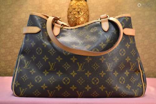 LOUIS VUITTON. Modèle Batignolles. Sac à main en toile monog...