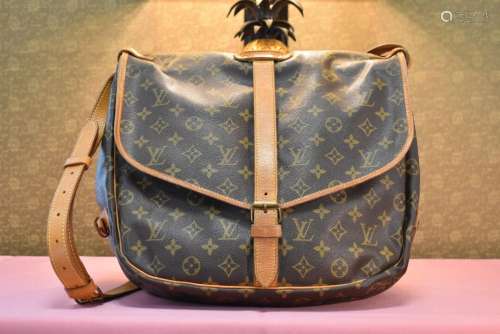 Louis VUITTON.