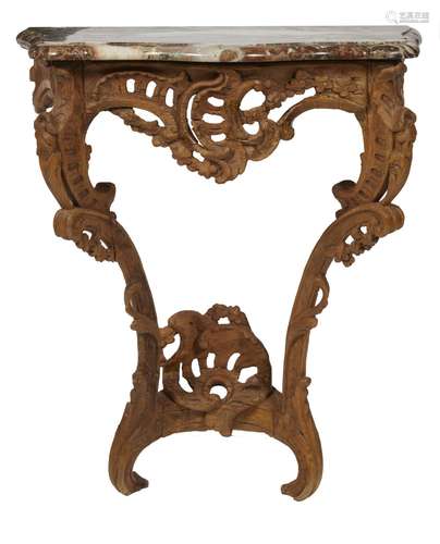 516-Petite console en bois mouluré et sculpté; ceinture mouv...