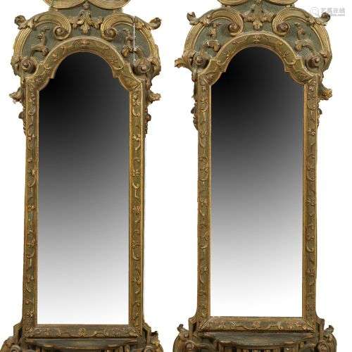 150-Paire de consoles formant miroirs d'appliques en bois la...