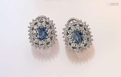 Pair of 14 kt gold earrings with sapphires and brilliants