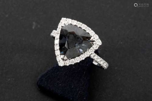 Bague modulaire avec un diamant brut de 18 carats au centre,...
