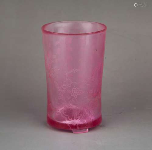 A CARVED PINK GLASS BRUSHPOT.BITONG