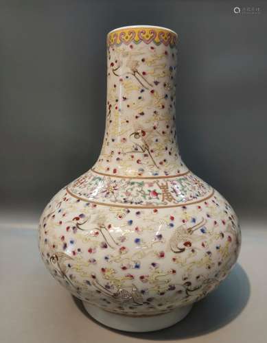 A FAMILLE-ROSE BOTTLE VASE.QING PERIOD