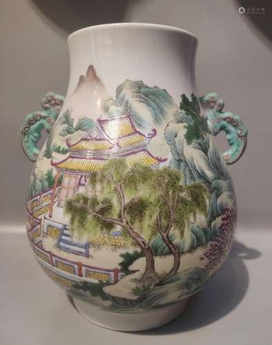 A WUCAI VASE.MARK OF QIANLONG