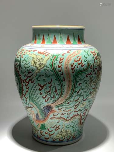 A TURQUOISE GROUND FAMILLE-ROSE JAR.QING PERIOD