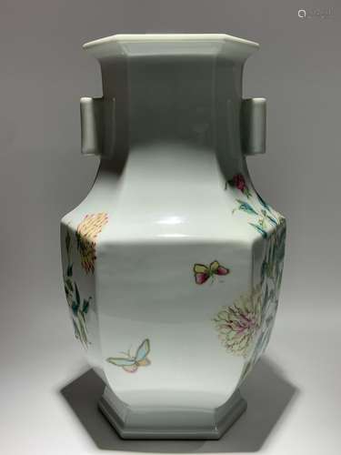 A FAMILLE-ROSE VASE.MARK OF QIANLONG