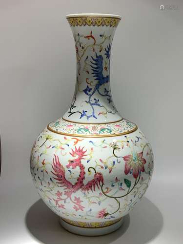 A FAMILLE-ROSE BOTTLE VASE.MARK OF GUANGXU