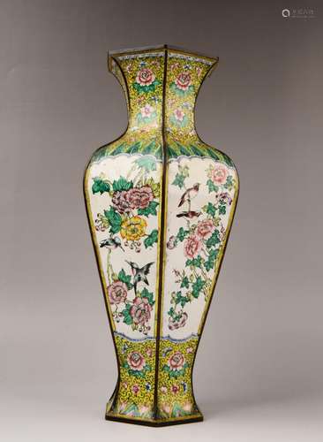 A YELLOW-GROUND ENAMELLED VASE.