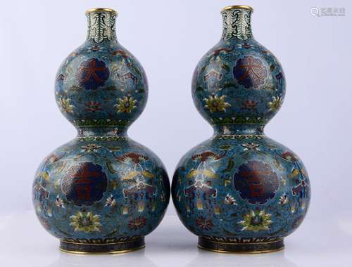 A PAIR OF CLOISONNE ENAMEL BRONZE DOUBLE-GOURD