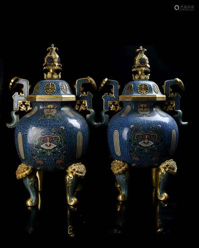 A PAIR OF CLOISONNE ENAMEL BRONZE CENSER AND