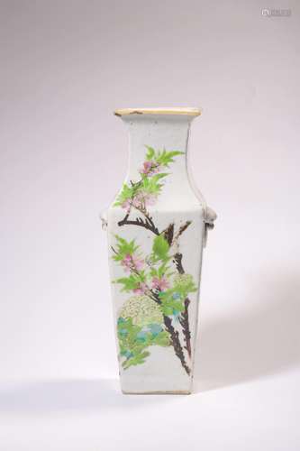 A FAMILLE-ROSE VASE.QING PERIOD