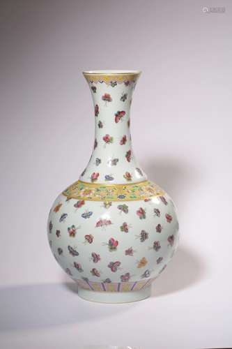 A FAMILLE-ROSE VASE. MARK OF QIANLONG