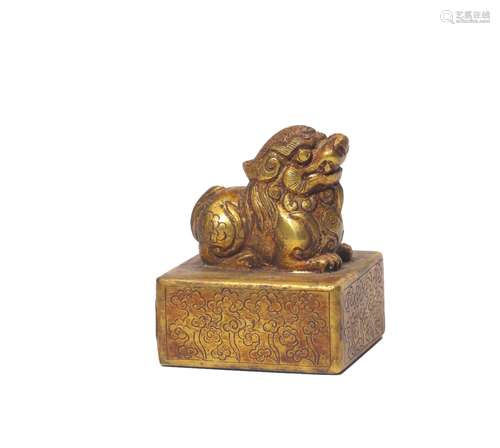 A GILT-BRONZE 'BEAST' SEAL.QING PERIOD