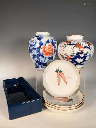 A GROUP OF PORCELAIN WARES