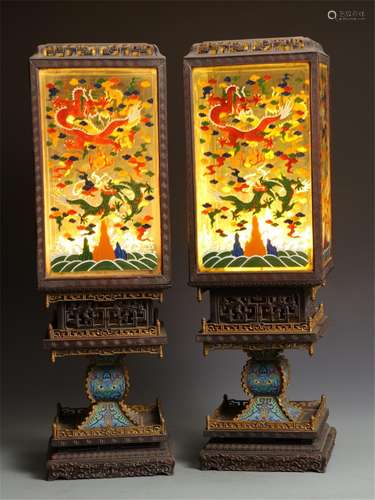 A PAIR OF CHINESE ZITAN INLAID COLORED GLAZED PAINTED