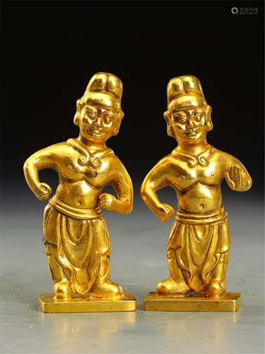 A PAIR OF CHINESE GILT BRONZE FIGURE STATUE