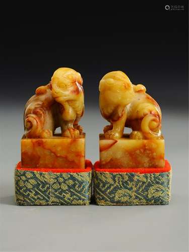 A PAIR OF CHINESE SHOUSHAN STONE SQUARE SEALS