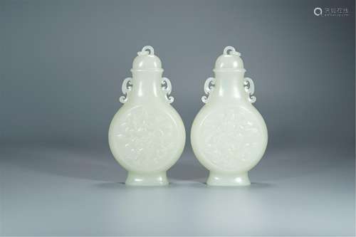 A PAIR OF CHINESE JADE FLASK MOON VASES WITH COVER