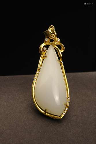 18 K GOLD WRAPPED WHITE JADE PENDANT