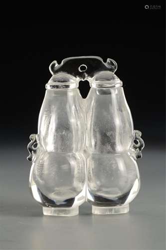 A CHINESE CRYSTAL DOUBLE-GOURDS LIDDED VASE