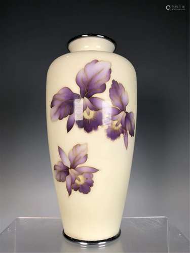 A JAPANESE CLOISONNE FLORAL VASE