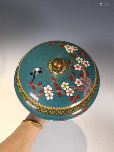 A BLUE GROUND CLOISONNE TEA-LEAF JAR AND COVER