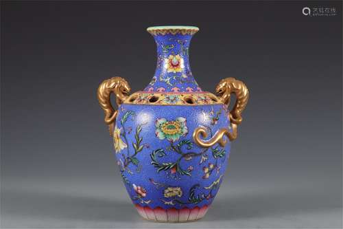 A CHINESE ENAMEL FLOWER DOUBLE BEAST HANDLE PORCELAIN